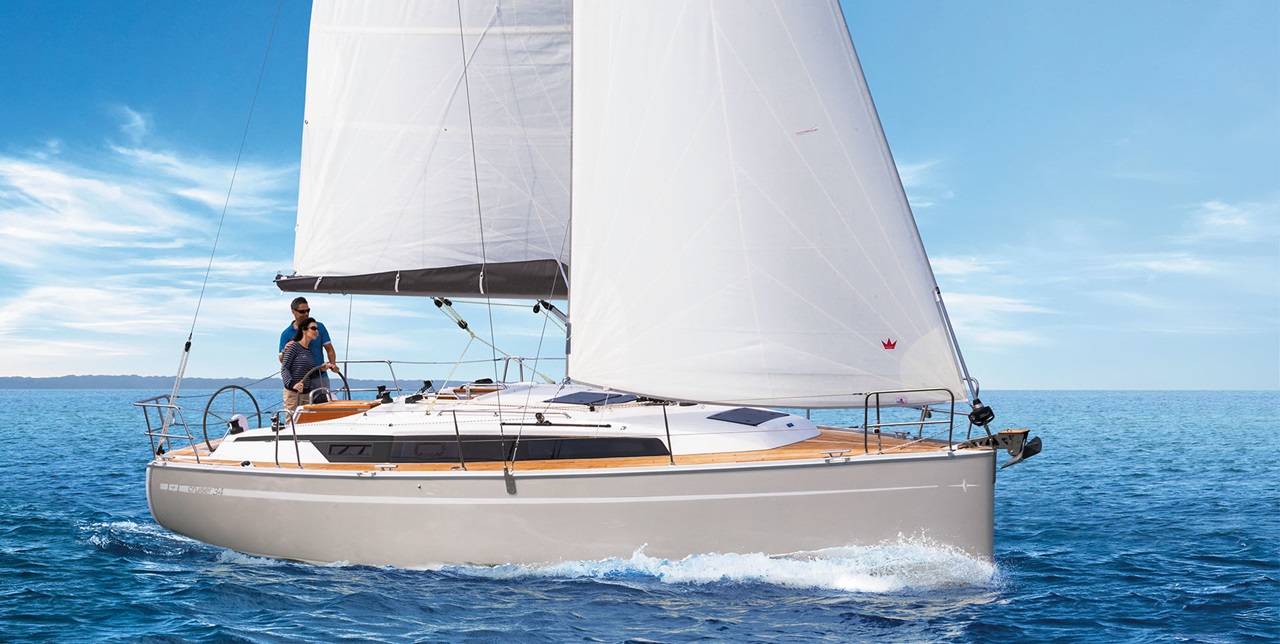 Sailing yacht Bavaria Cruiser 34 vs Bavaria C38