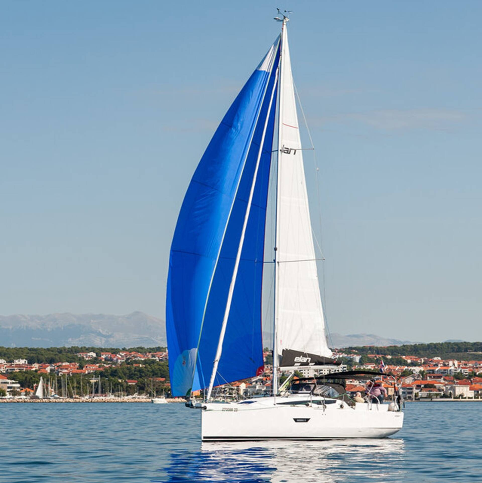 Sailing with gennaker – Elan E4 “Stella Mare“